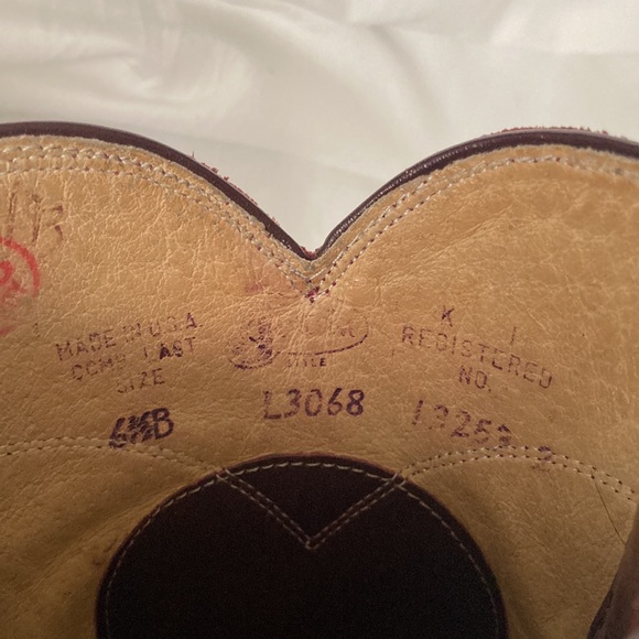 Burgundy Vintage Justin Cowboy Boots - Picture 7 of 13